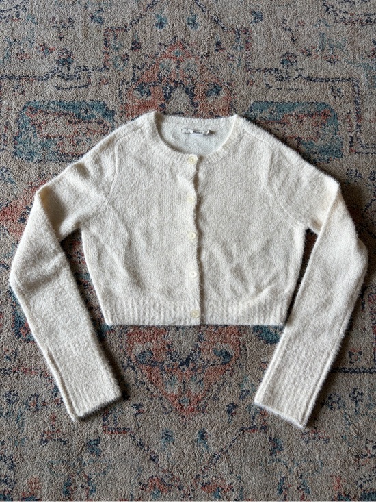 Kimchi Blue Sweaters - NWOT Urban Outfitters Dayna shrunken cardigan long sleeve fuzzy cropped cream
